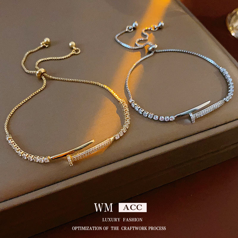Pulsera sonriente con costuras de circón galvanizado en oro real Pulsera coreana de lujo ligero de alta gama Moda y temperamento simple Joyas femeninas