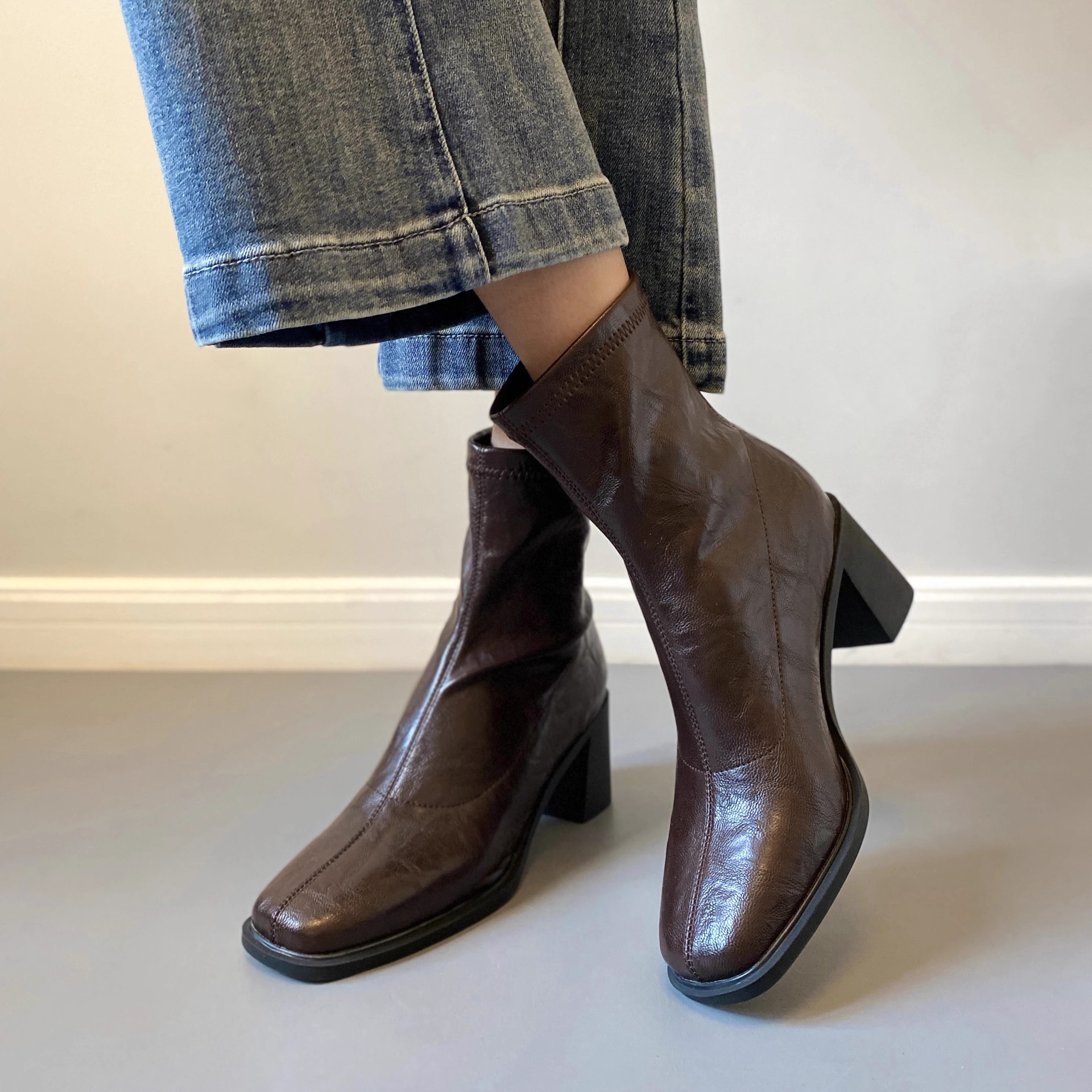 Women's Retro Chunky Heel Martin Boots With Soft Sole And Elastic Fit_voghion.com