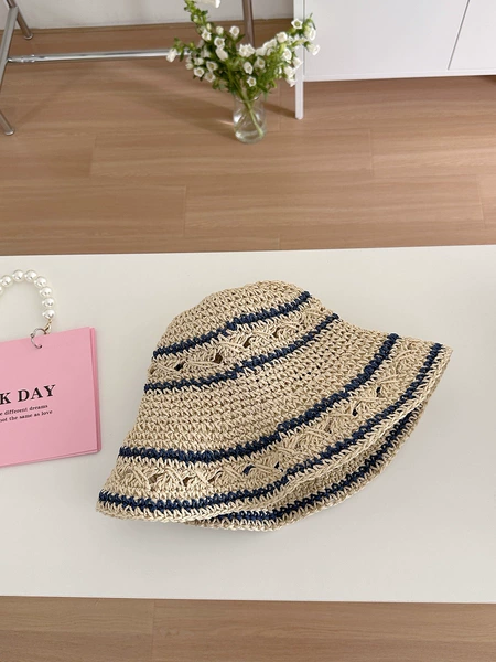 Beige (recommended by the store manager)