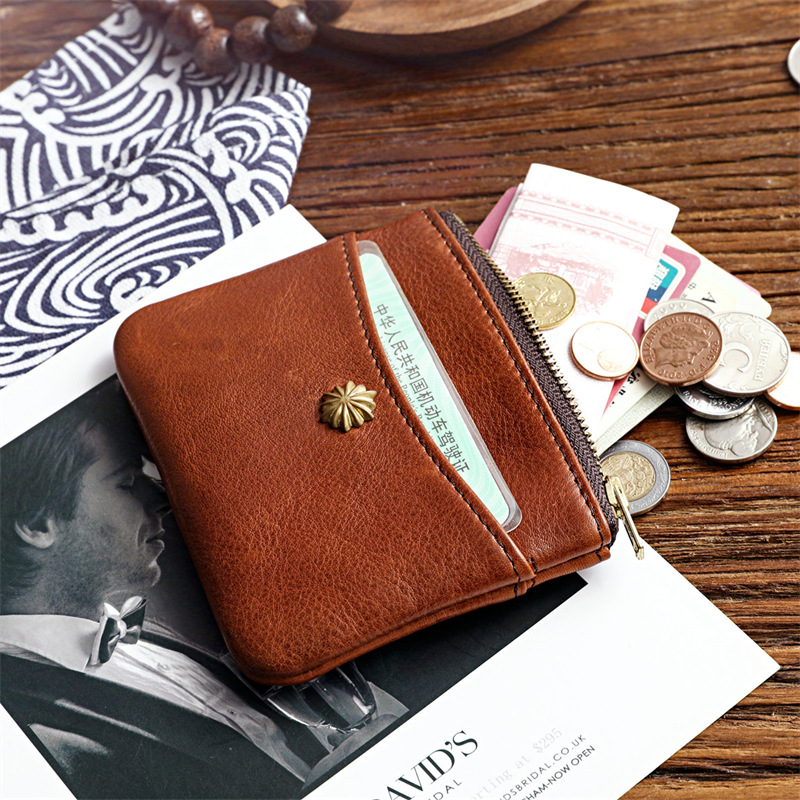 Short wallet with zipper