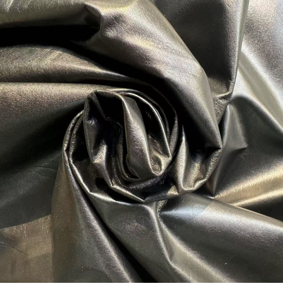 头层胎牛服装革 皮革皮料 服装面料 黑色