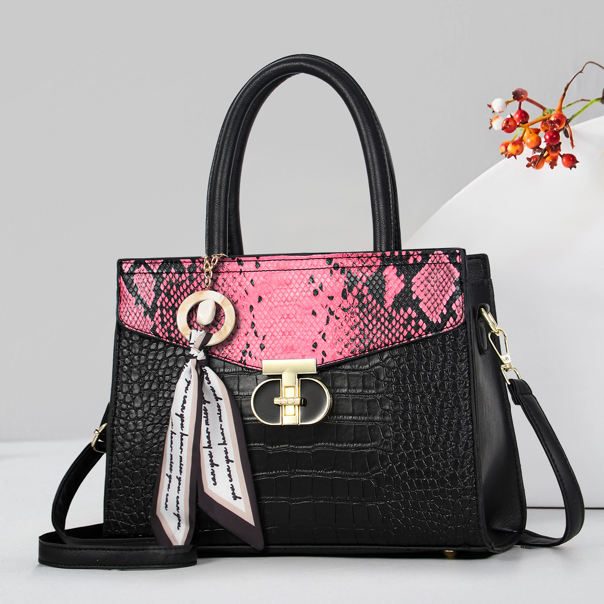 Negro con rosa roja