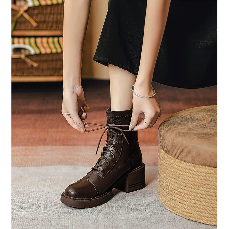 Ботинки Мартин для женщин, на толстой подошве, на высоком каблуке, новинка осени-зимы 2025, массивный каблук, на шнуровке, модные короткие ботинки в британском стиле, коричневые однотонные ботинки.