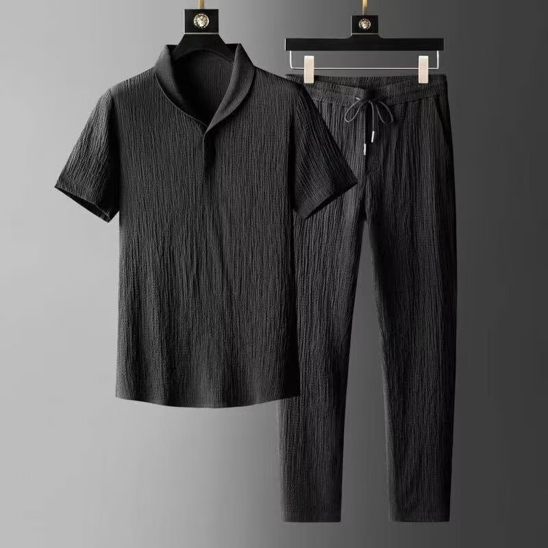 Fuente de fábrica de viento de verano para hombres de color sólido para hombres pliegue dos piezas de cuello vertical pantalones de manga corta para hombres