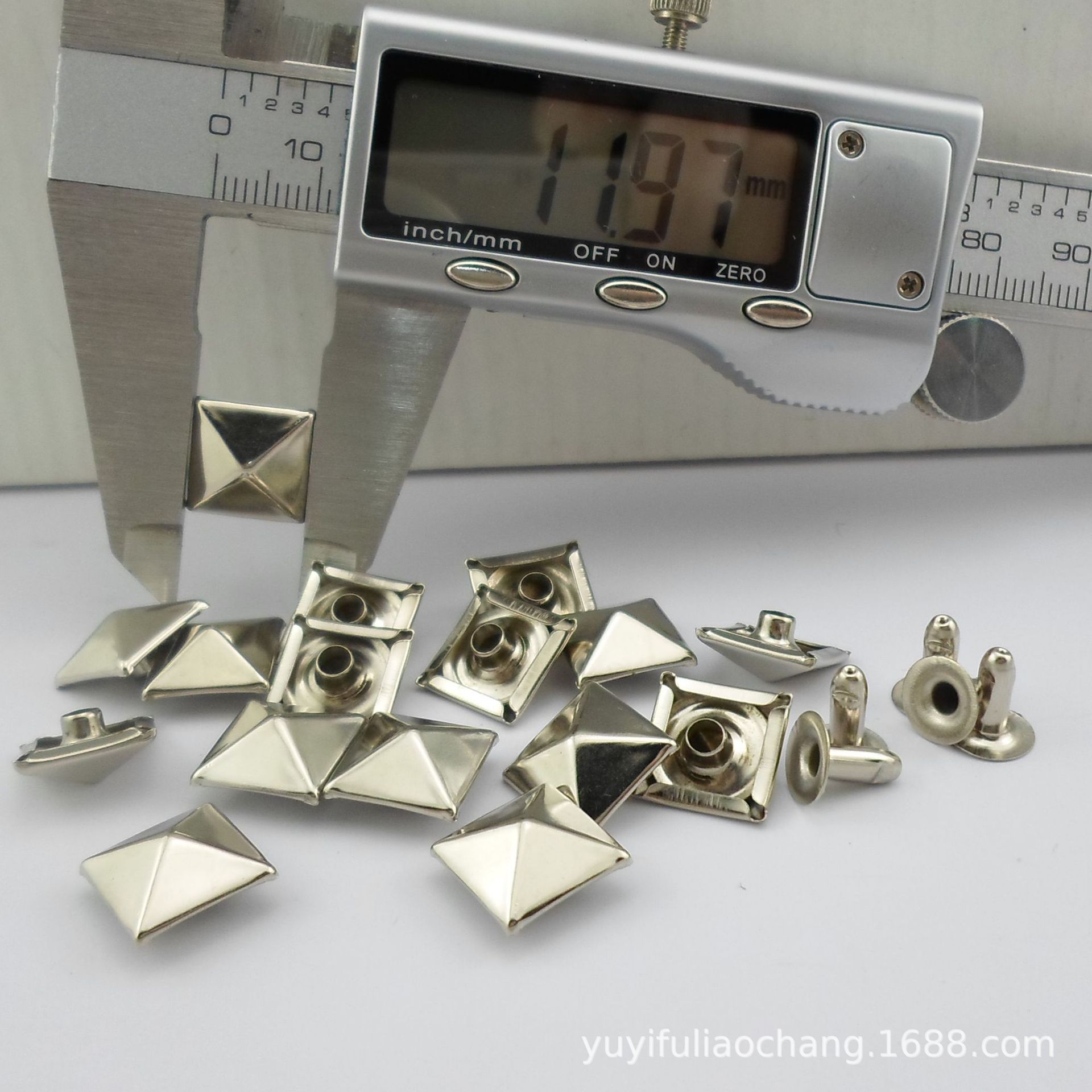 （全铁）12MM金字塔服装辅料撞钉 方形尖顶 饰品配件铆钉