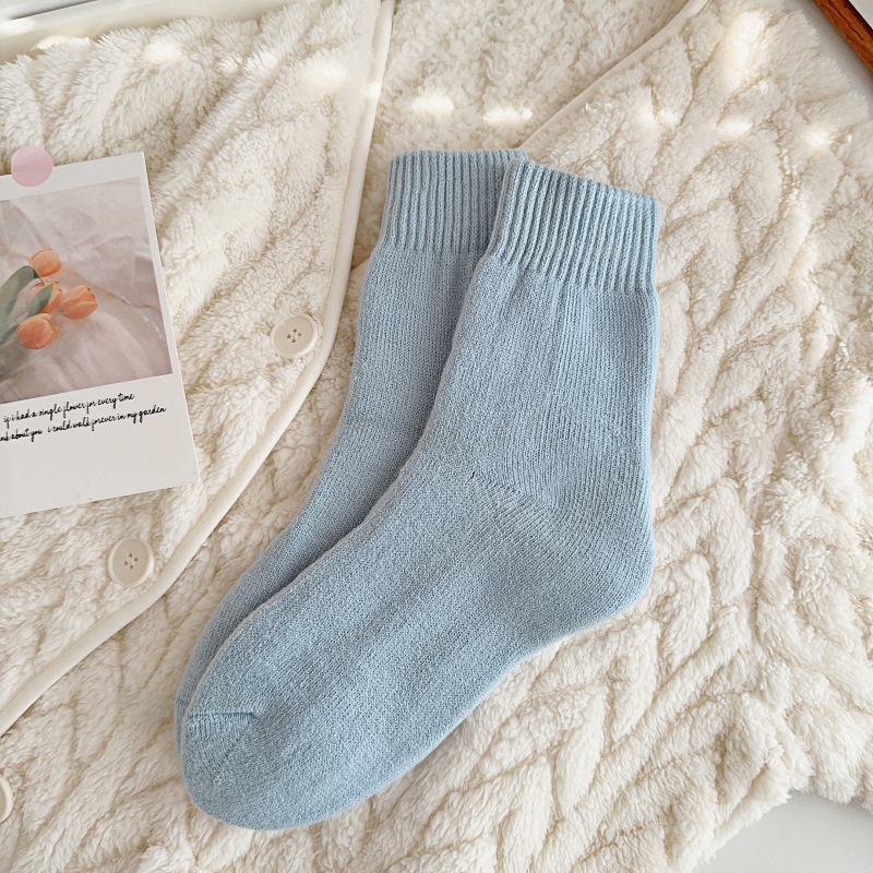 カシミヤの靴下の女性の月子の靴下の産後の秋冬の中で靴下とベルベットの厚い睡眠の靴下のぬいぐるみの保温のウールの靴下