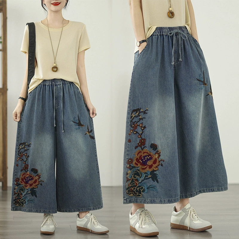 Широкие брюки из тонкой мягкой джинсовой ткани 2025 года, ретро-стиль, тяжелая вышивка, этнический стиль, эластичный пояс, универсальная модель, большие размеры.