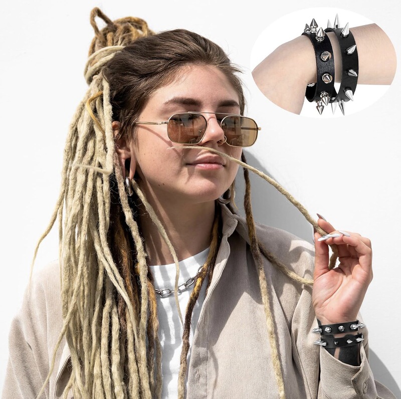 Cross-Border Hot Selling Celebrity Same Style Couple Punk Pointed Rivet Bracelet Gothic Rock Wristband Trendy Bracelet for Women