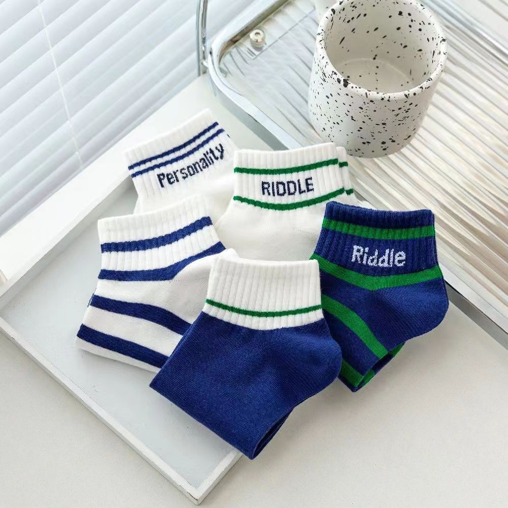 Calcetines cortos para niños Marea callejera rayas horizontales primavera y verano Delgado transpirable desodorante absorbente de sudor barco Calcetines Zhuji calcetines suministro al por mayor