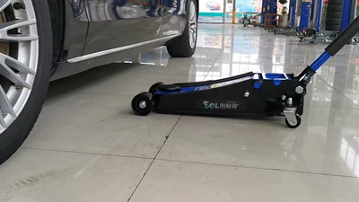 tires on cars and trucks, Car jack