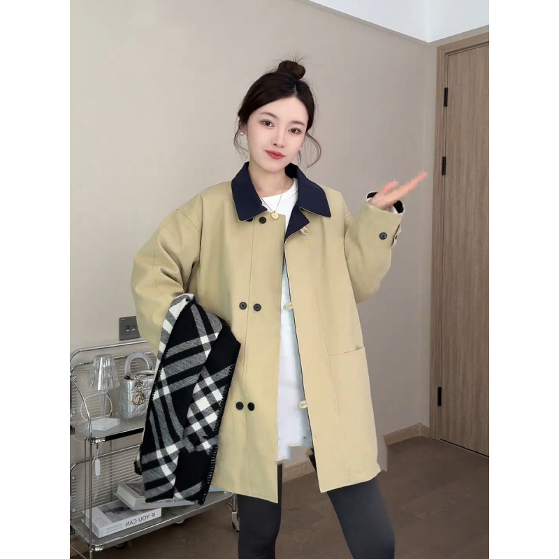 カーキ色の韓国版の中の長いスタイルのコートの女性2025春秋の新型は色を合わせてゆったりしていて痩せています。|undefined
