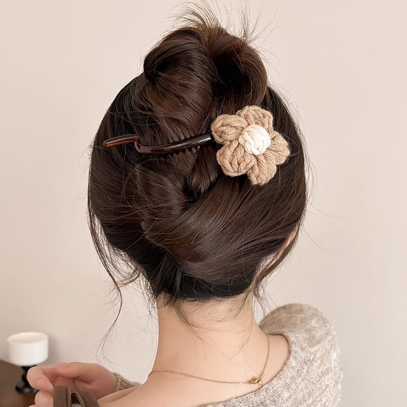 Flores de alta sensación boca de pato clip de cabello grande cabeza atrás clip de cabello para mujeres 2025 nuevo caño invierno peluche