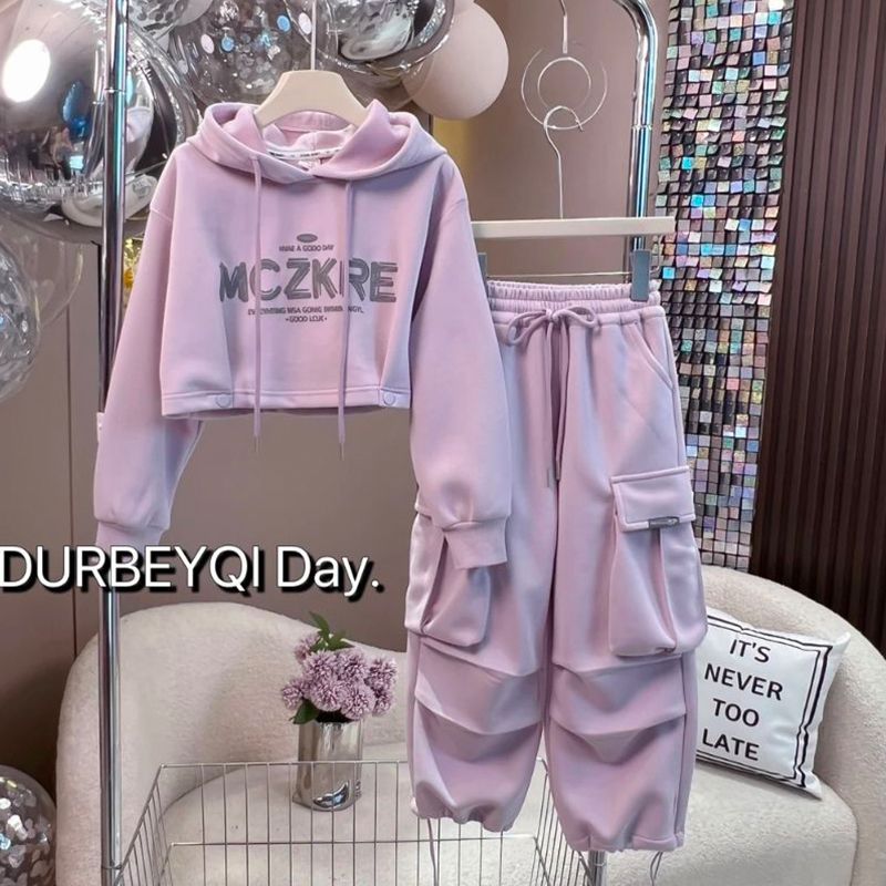 Abbigliamento per bambini Abiti autunnali per bambine Primavera e autunno nuovi gilet in stile con lettere felpe con cappuccio e pantaloni vestito in due pezzi_voghion.com