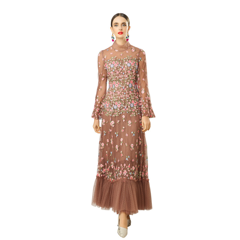 26 popular hand-embroidered plus-size slimming new Chinese-style cheongsam dress with stand-up collar and mesh bell sleeves 261304