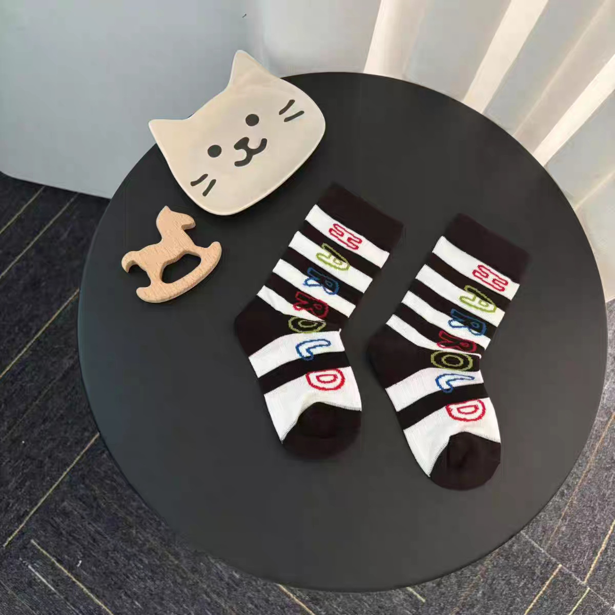 커피색 흰색 줄무늬(2~8세)