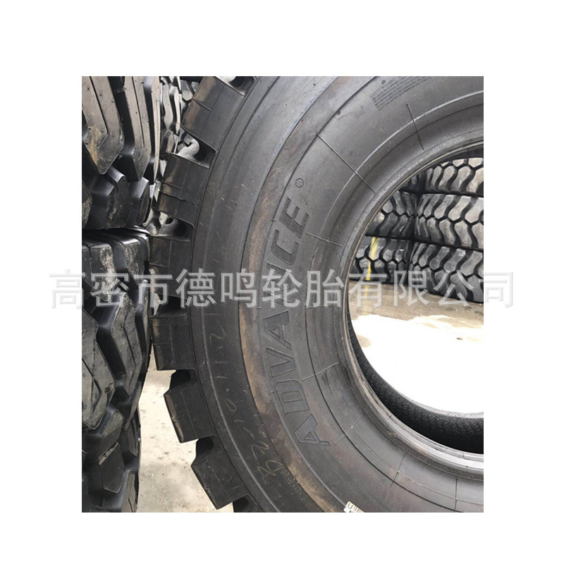 Suministro de Fengshen ingeniería maquinaria neumático 445/95R25 grúa neumático 16.00R25