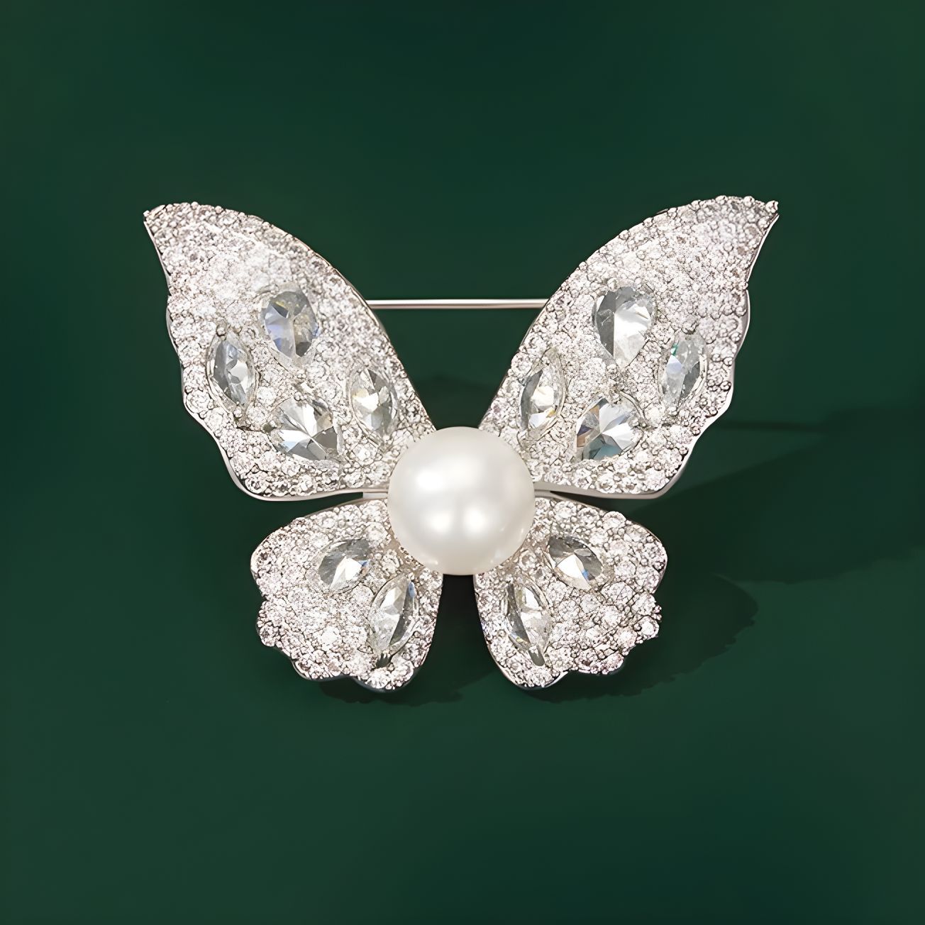 High-end brooch with butterfly from pearl