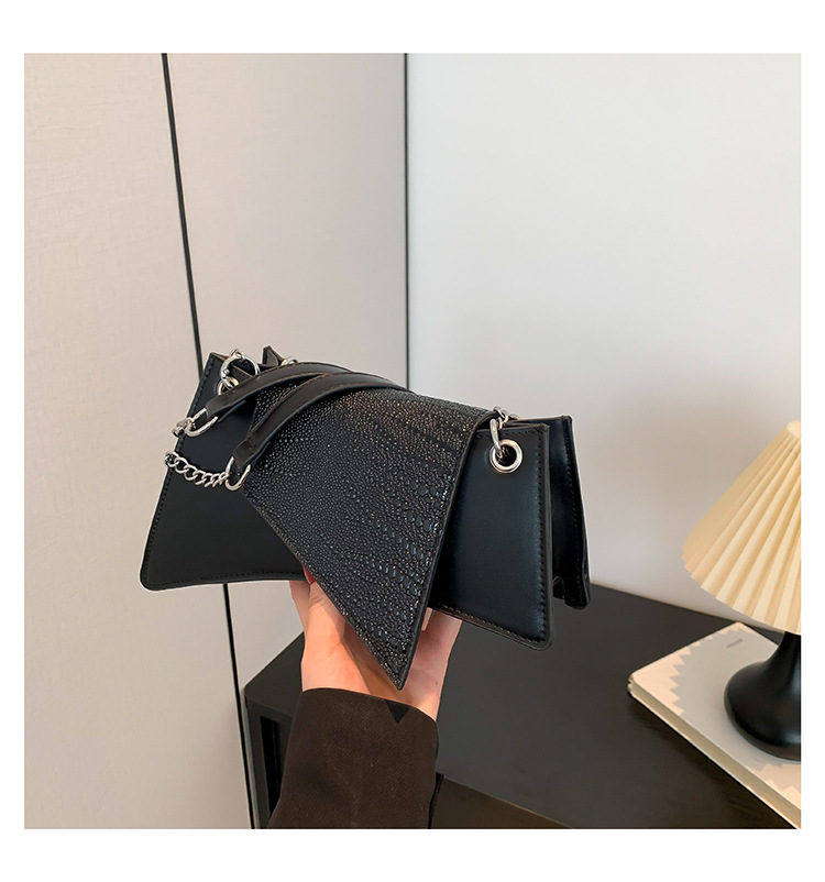 Decoración de cinturón bolso de patrón de cocodrilo femenino 2024 nuevo diseño de nicho de moda moda chica caliente bolso femenino cadena bolso de forma especial