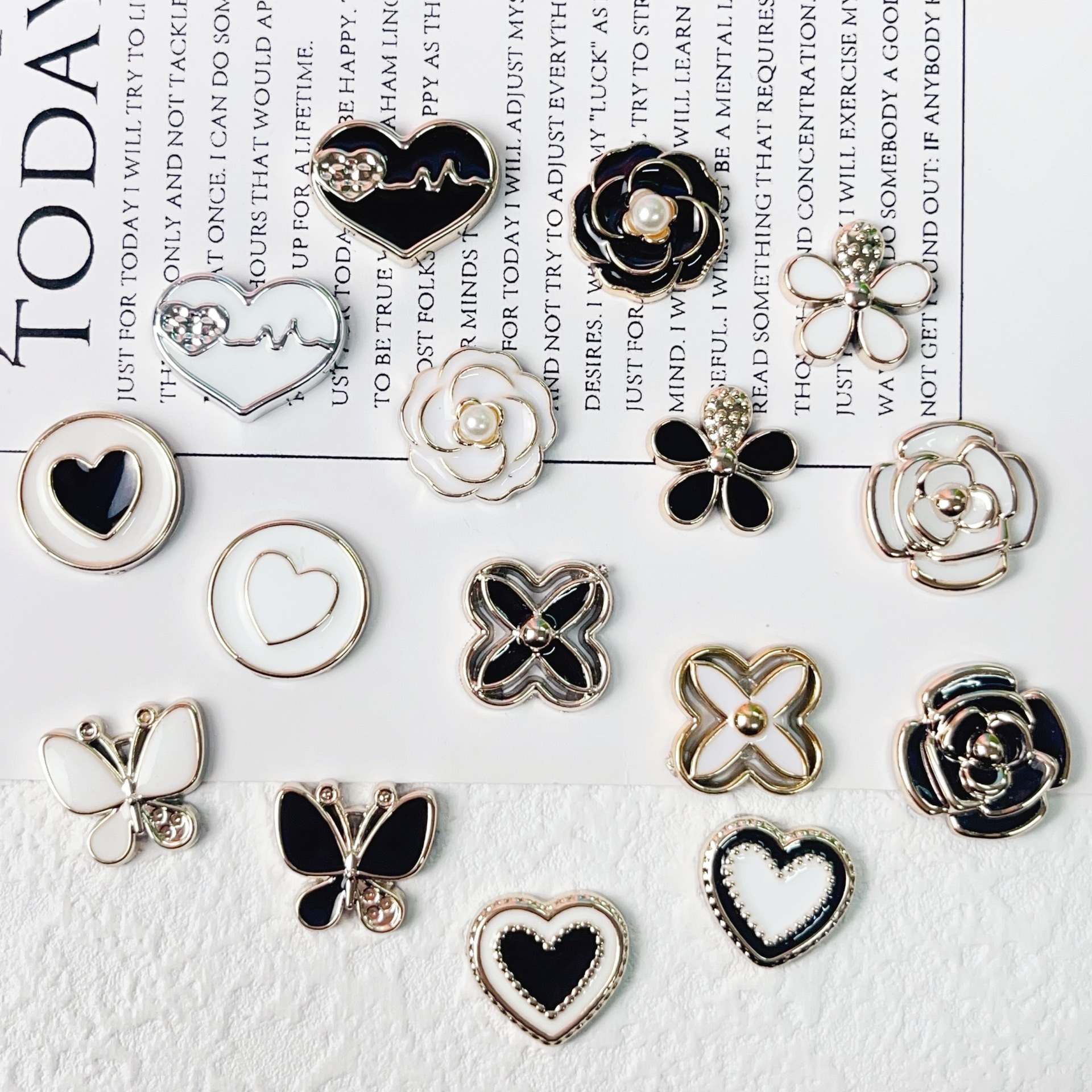 Corea del sur fragancia goteo de aceite camellia amor diy accesorios de joyería caja de teléfono móvil bolsas de zapatos material de parche de hebilla