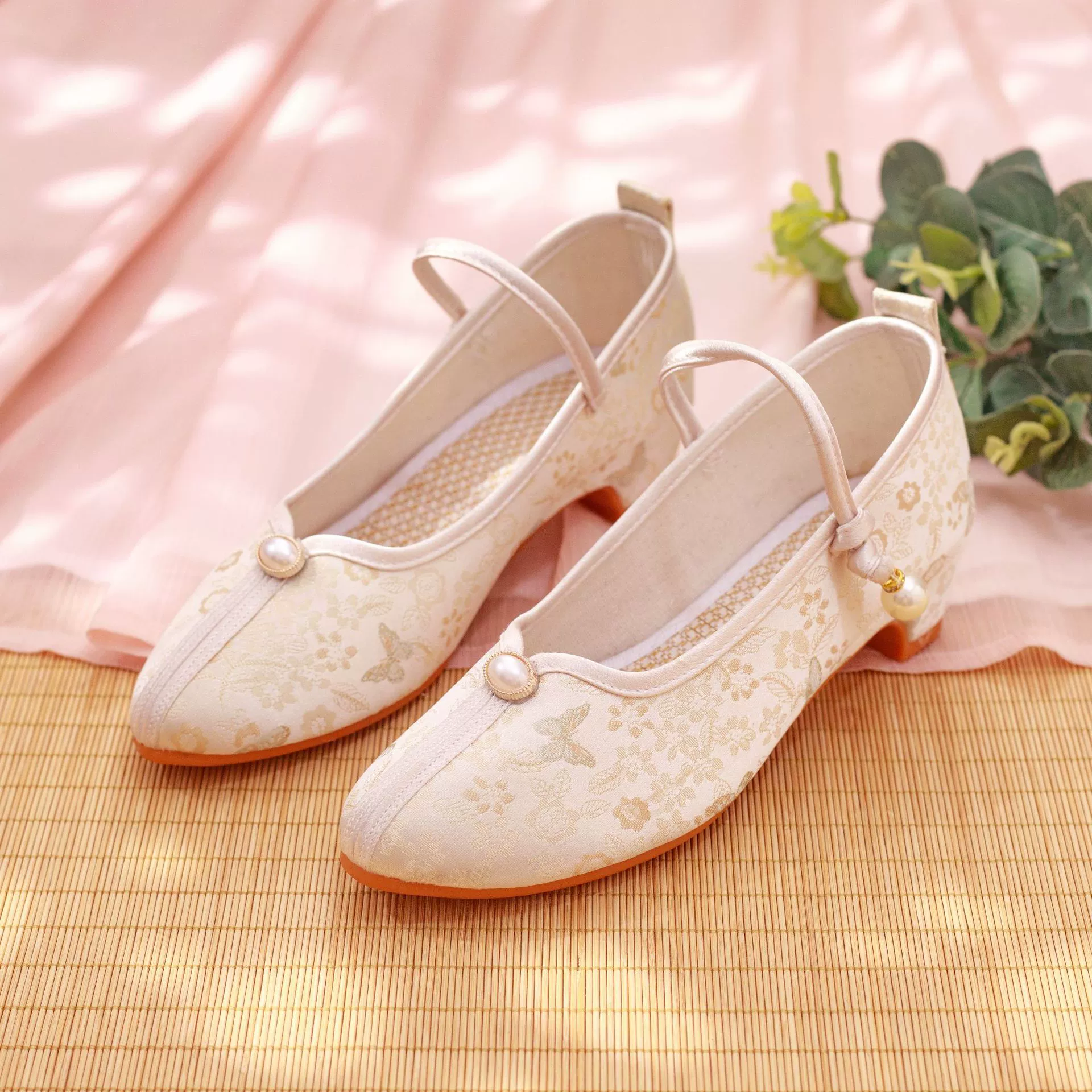 Старая пекинская тканевая обувь для женщин, новинка 2025 года, новый стиль, женская обувь в китайском стиле, туфли Мэри Джейн, туфли-чонсам с юбкой, туфли династии Хань