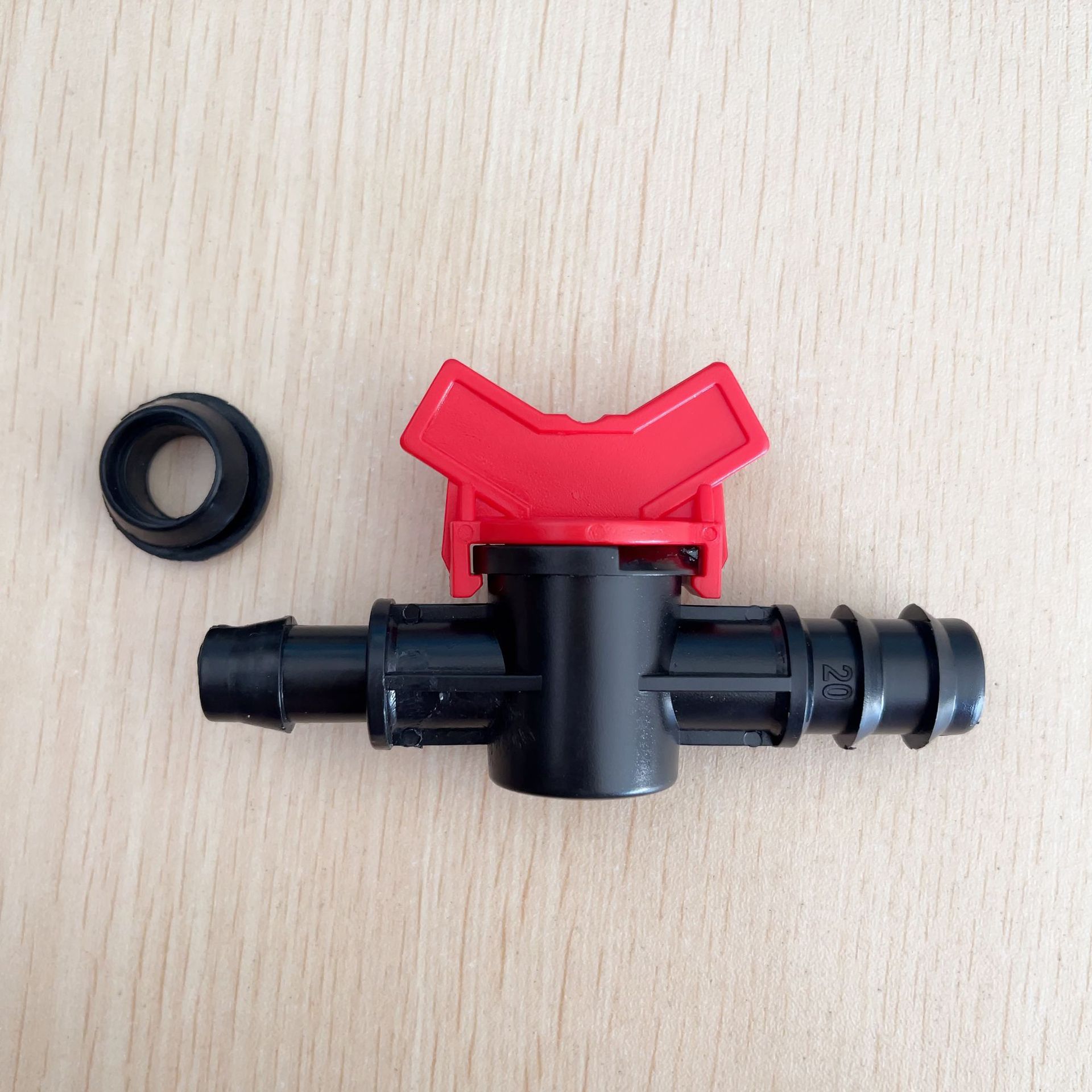 Válvula de derivación para tuberías 20PE completamente nueva con junta de goma tipo T, perforada 16 mm, interruptor de enchufe, accesorios para tuberías de riego por goteo con microaspersión
