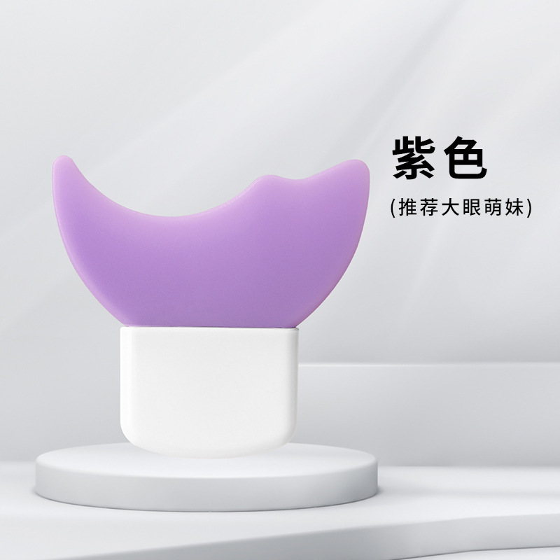 アイラインを描くまつげ補助器の下で三日月のバッフルの多機能の初心者化のアイメイク|undefined