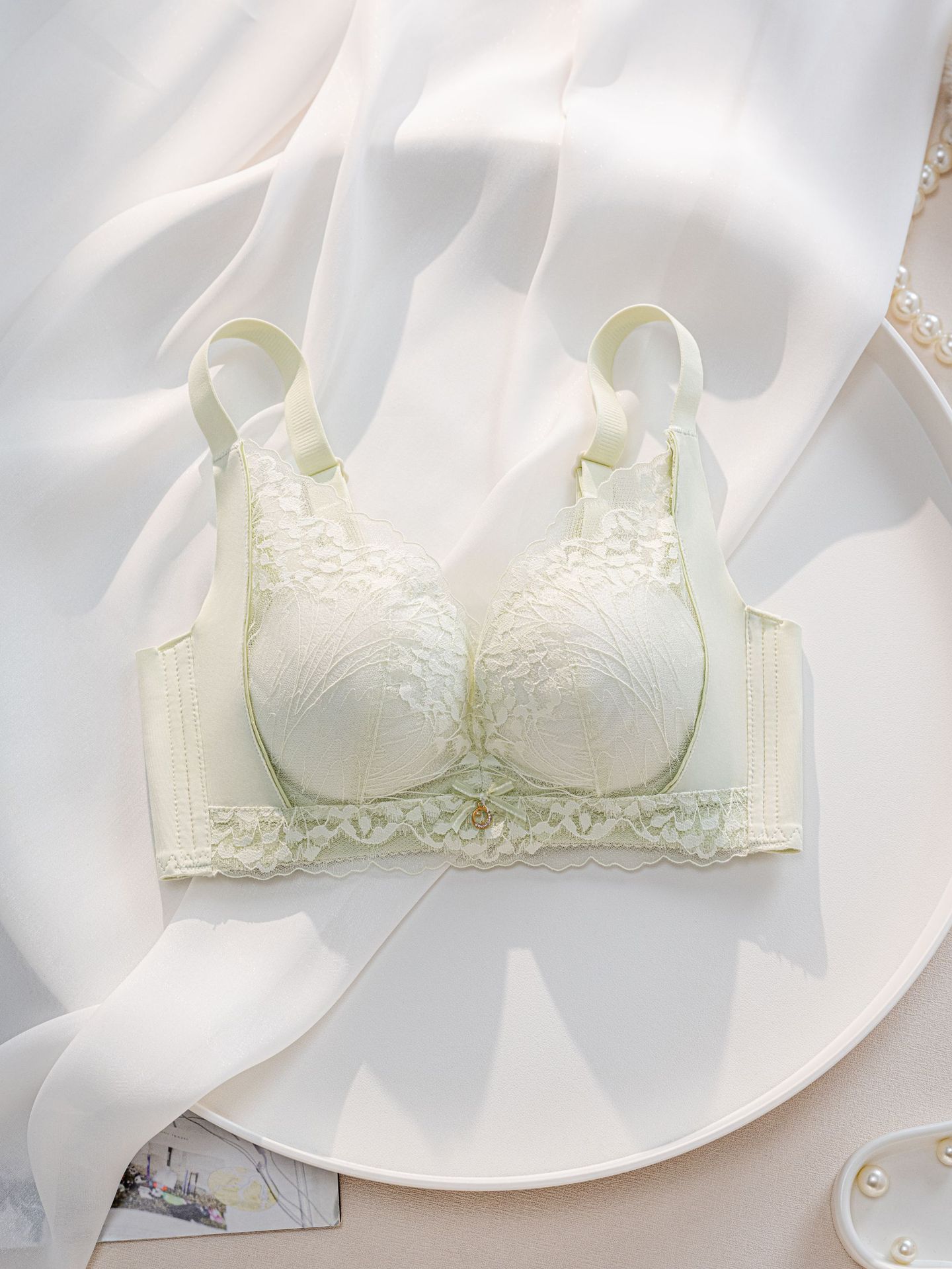 Venta directa de fábrica Comercio electrónico transfronterizo Sudeste de Asia Vietnam Tailandia Mujeres antibacterianas y nutritiva de la piel Pechos pequeños Recolección lateral sujetador