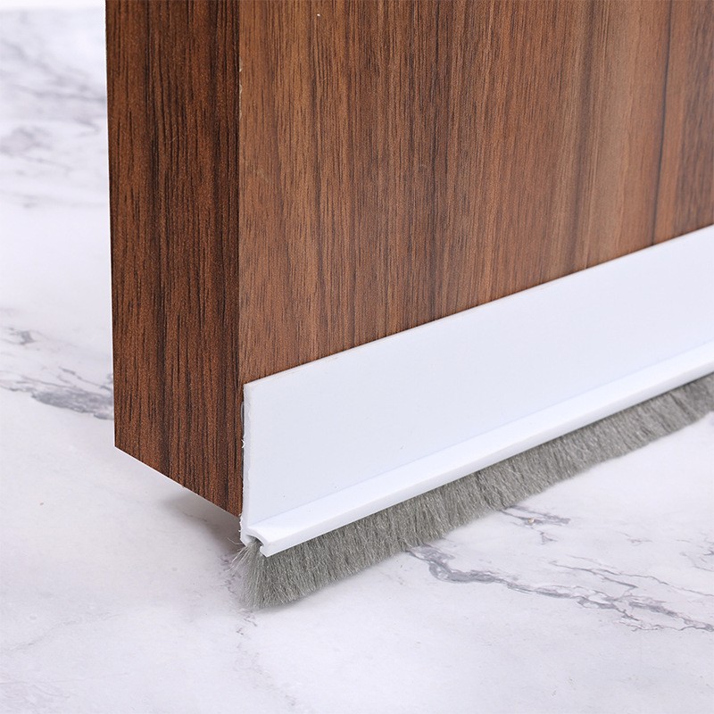 Белый с шерстяными полосками около 3 см*1м