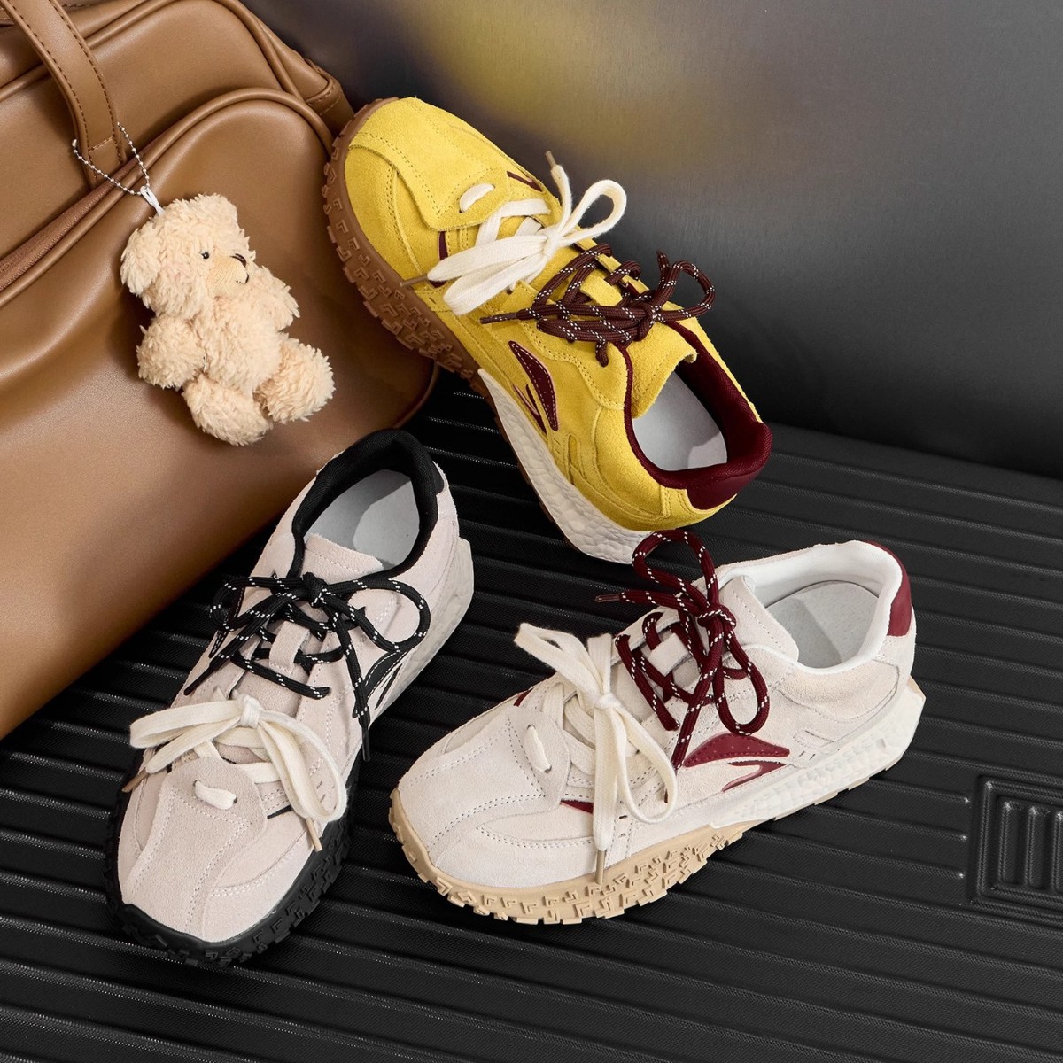 Cuero real ~ 7CM aumento de altura de zapatos de entrenamiento de mujer primavera y verano nuevo pequeño hombre deportivo casual zapatos Gump zapatos