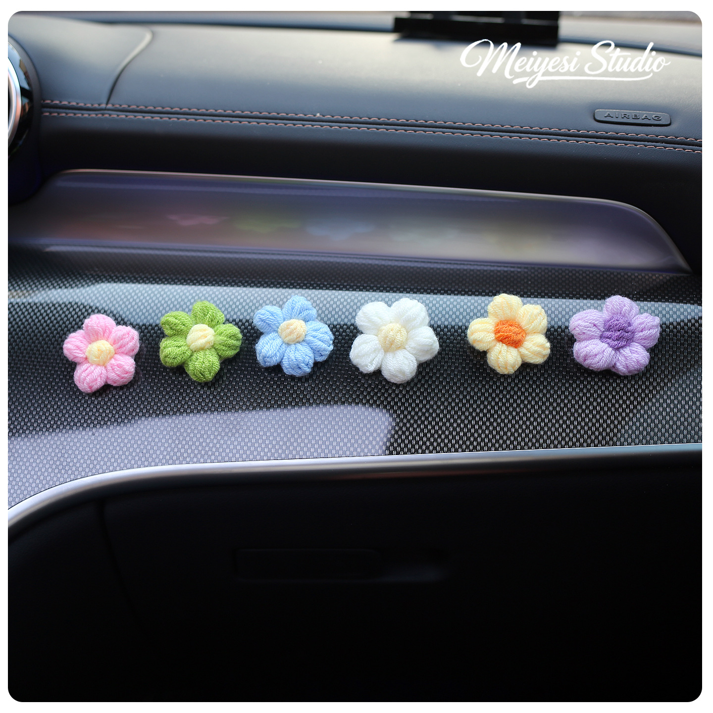La versión coreana de la elegancia de flores de color creativas para adornos de automóviles, decoraciones de automóviles de alta calidad, flores de lana de la niña.