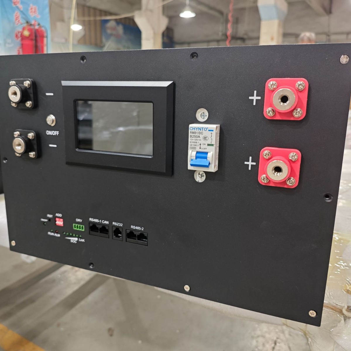 Nueva energía Caja de batería de litio horizontal eléctrica de 15 grados Carcasa Almacenamiento de energía fotovoltaica Procesamiento de chapa Caja de atributos de precisión