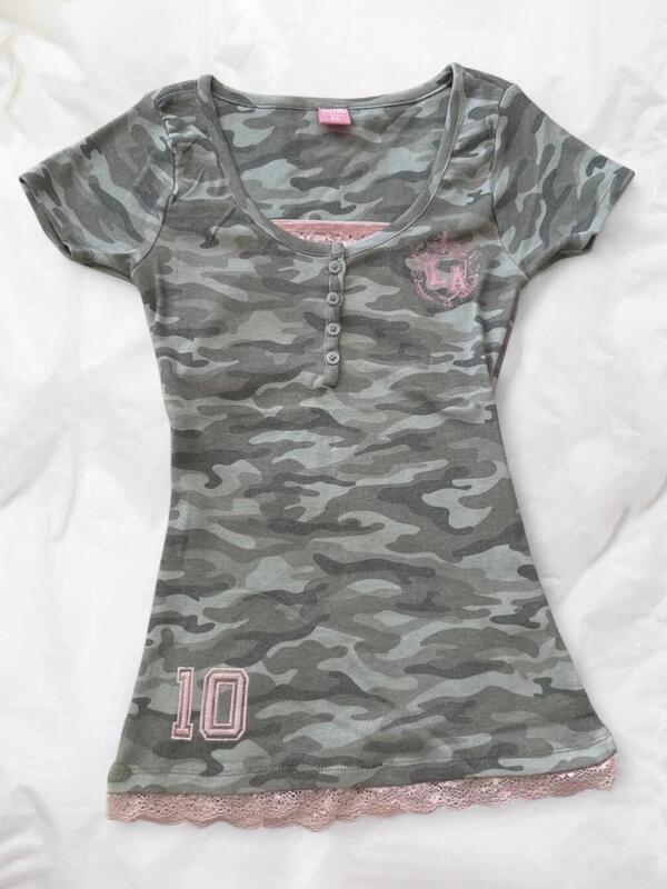 Y2K Millennial Hot Girl Camouflage Short-Sleeve Women's Faux Two-Piece Pink Lace Patchwork Henley Collar Digital Print Slim-Fit Top Y2K Millennial Hot Girl Camouflage Short-Sleeve Women's Faux Two-Piece Pink Lace Patchwork Henley Collar Digital Print Slim-Fit Top
