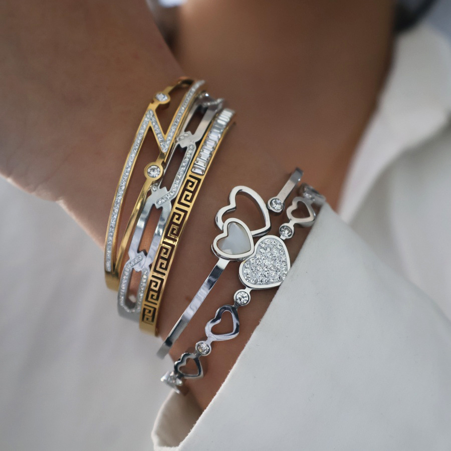 Forme De Cœur Rétro Style Classique Plaqué Or 18K Acier Inoxydable 304 Diamant Artificiel Bracelet En Masse display picture 3