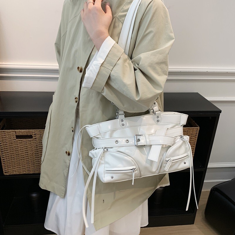 Y2K Millennial Hot Girl Workwear Handbag with Pleated Belt Buckle, Korean Commuter Shoulder Bag, Women's Motorcycle Bag