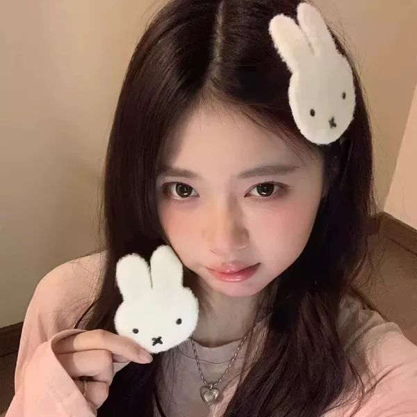 Sweet and Cute Little Rabbit Plush Magic Tape Hair Clip for Women, Seamless Side Hair Patch, Hairpin, Hair Accessory