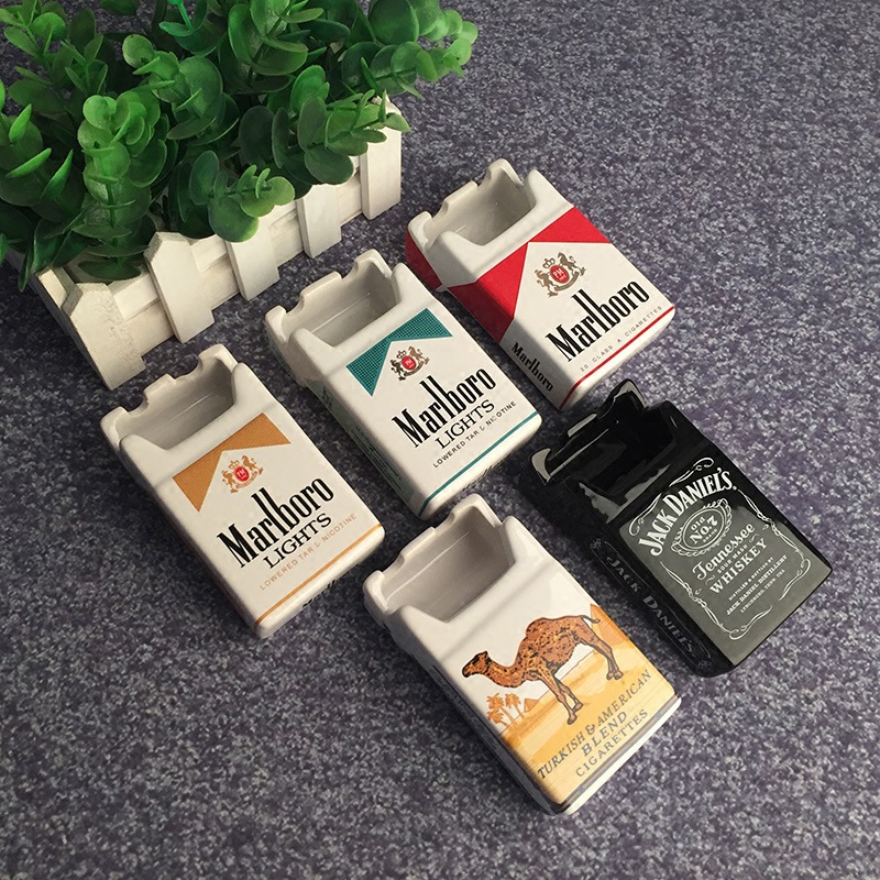 Personalized European cigarette box shape ashtray, creative ceramic trendy fashionable living room small ornaments, home hotel furnishings