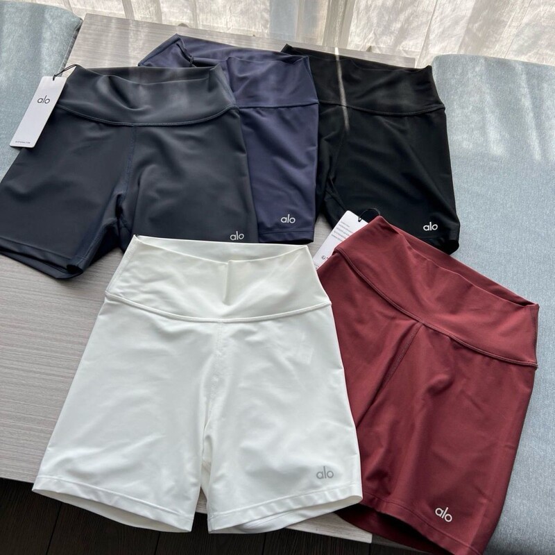 Al0 Sports Slim Fit Hip-Lifting Original Solid Color Yoga Shorts Lightweight Tight-Fitting Cycling Shorts High Elasticity Five-Point Shorts for Women