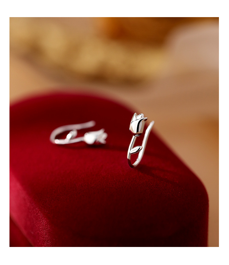 4g Weight 925 Sterling Silver Ear Needle Material Earrings, Ear Studs Classification 1 Pair Quantity Daily Occasion 925 Sterling Silver Material Flower, tulips Pattern All Seasons Season Women'S Gender Polished Finish Simple Style Style 1 Pair 925 Sterling Silver Flower Tulips Earrings Ear Studs