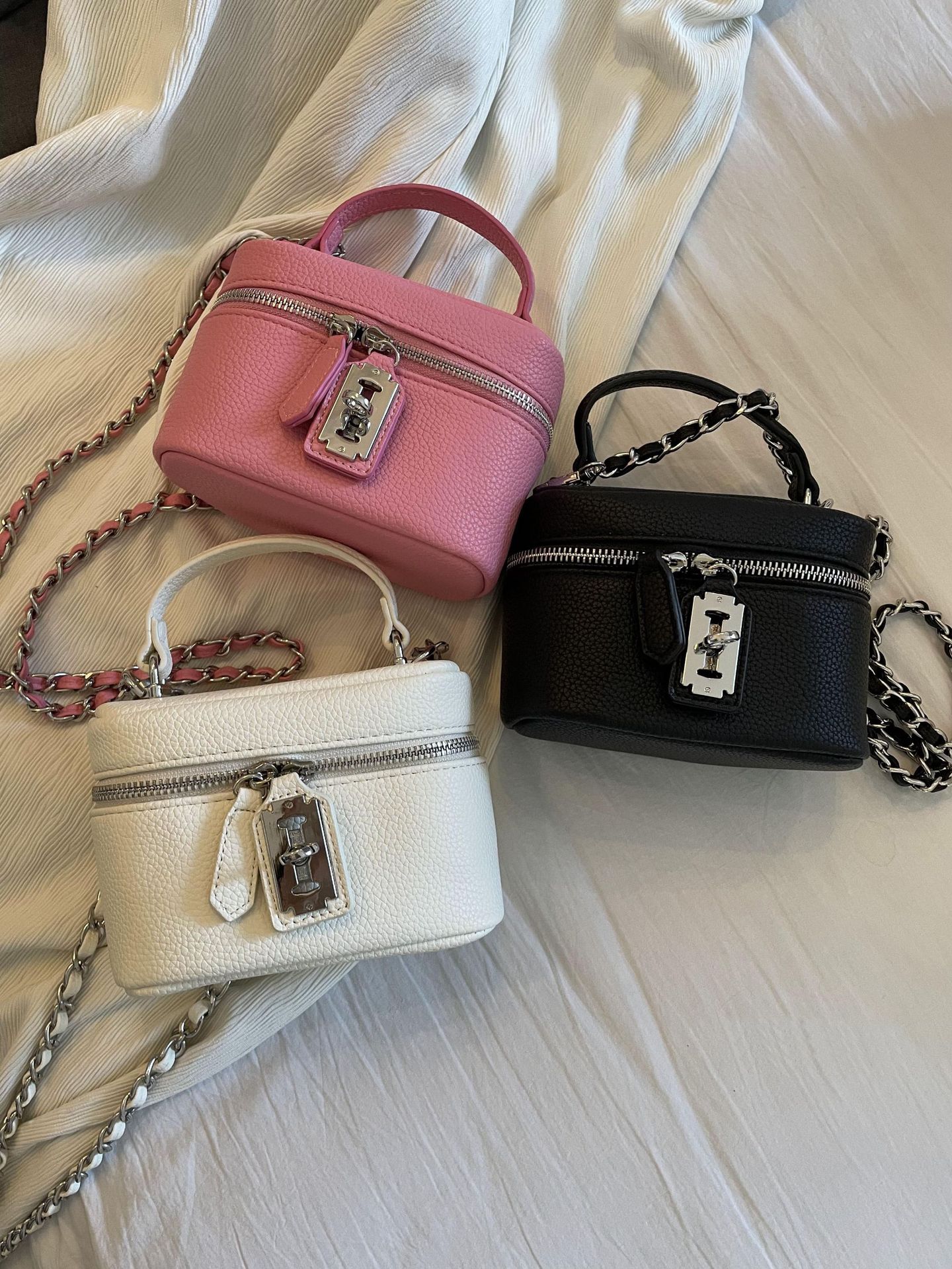 Sophisticated shoulder bag