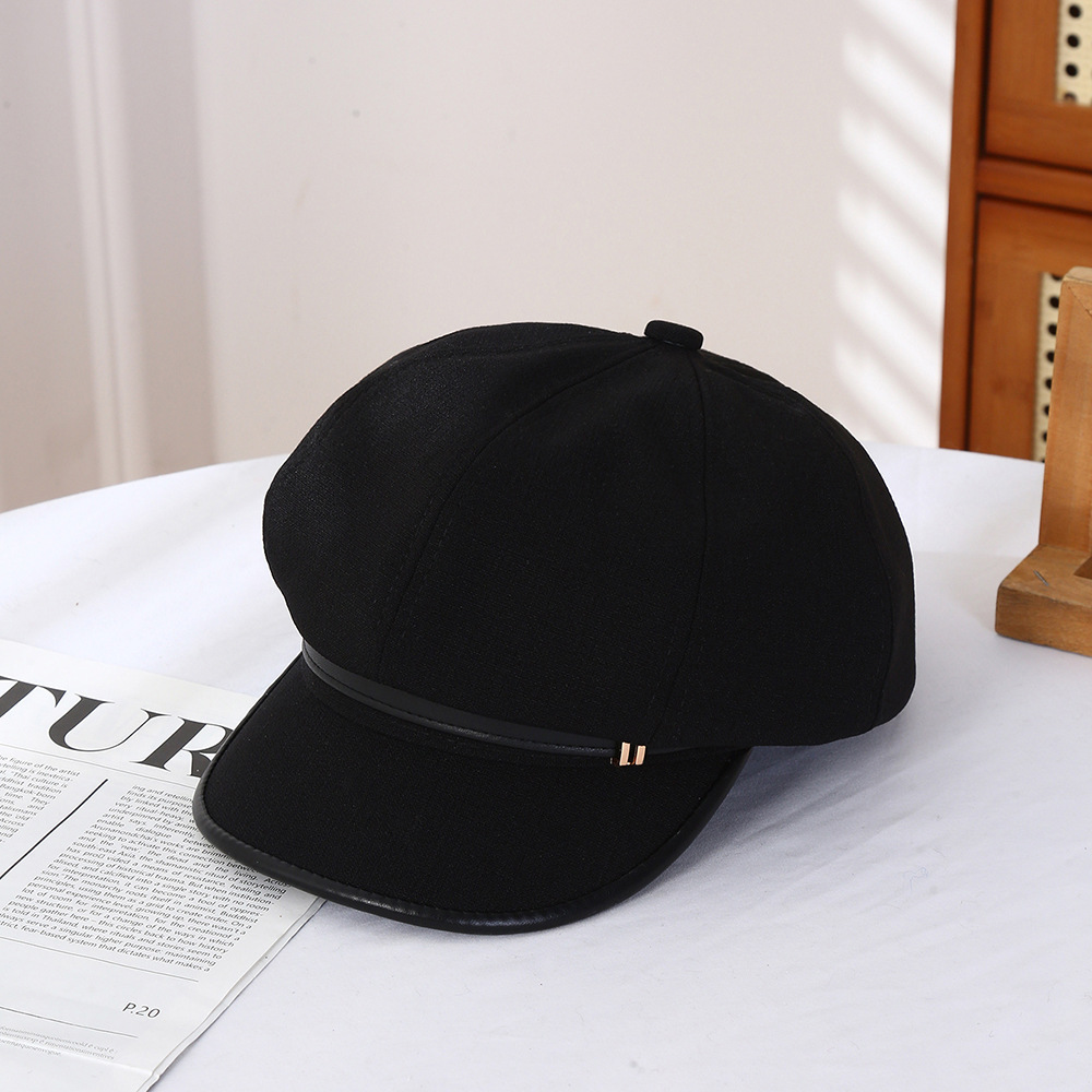 Retro demi-season black beret