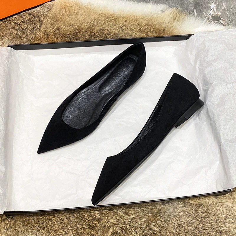 Европейская женская обувь, новинка 2025 года, популярные туфли на плоской подошве с острым носком, универсальные туфли для бабушек, туфли-ведьмы, одинарные туфли для женщин