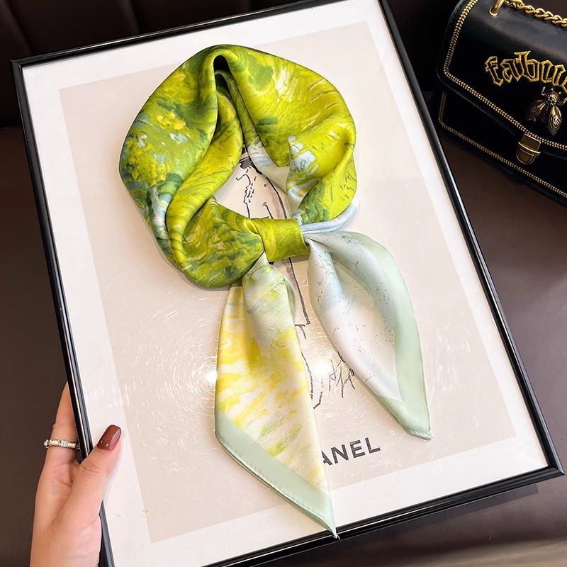 Bufanda de seda a rayas en blanco y negro para mujer primavera y otoño con una pequeña camisa cuadrada protector de cuello babero profesional bufanda de gasa fina