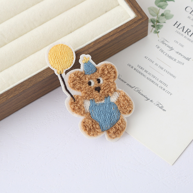 かわいいクマの刺繍布ステッカー、ベビー服と子供服のアクセサリー、粘着パッチステッカー、バッグ装飾刺繍ラベル、DIY布ステッカー|undefined