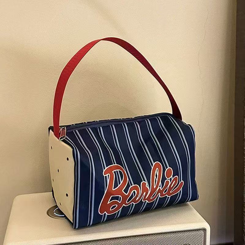 美式大容量化妆包女简约时尚手提便携收纳包洗漱包立体加宽手提包