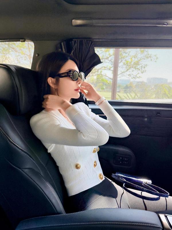 巴曼轻奢小香风金狮扣修身显瘦气质V领针织开衫名媛千金风小外套|undefined
