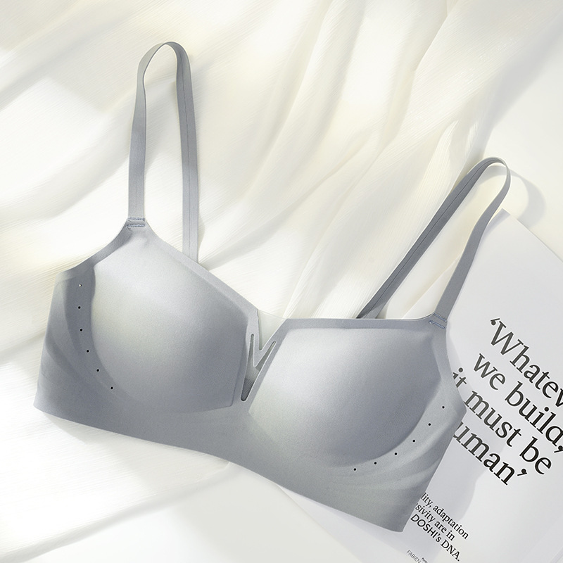 Delicate French Neckline Invisible Bra