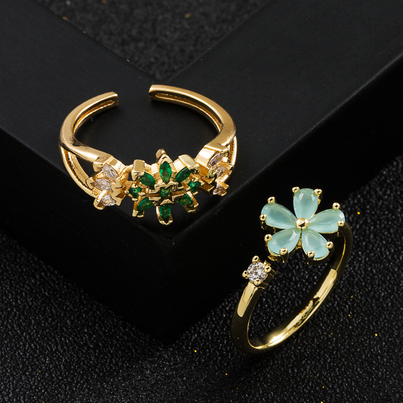 Fashion New Copper Gold-plated Micro Inlaid Zircon Flower-shaped Ring Female display picture 3