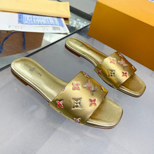 �W���r�����e��Ь2025�¿���Ƥ��ɫ����ƽ����Ьɳ��һ����Ů���Q