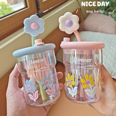 高い顔の値の小さい花の少女の水の杯はお茶を持って高ホウ素のシリコンのグラスを隔てて高温の事務に耐えてお茶のストローのコップを浸して卸売りします。