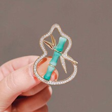 ���Թ��L���|��ʽ���Ӻ��J���Ů�߼��и߶��ػ����b�·��e����